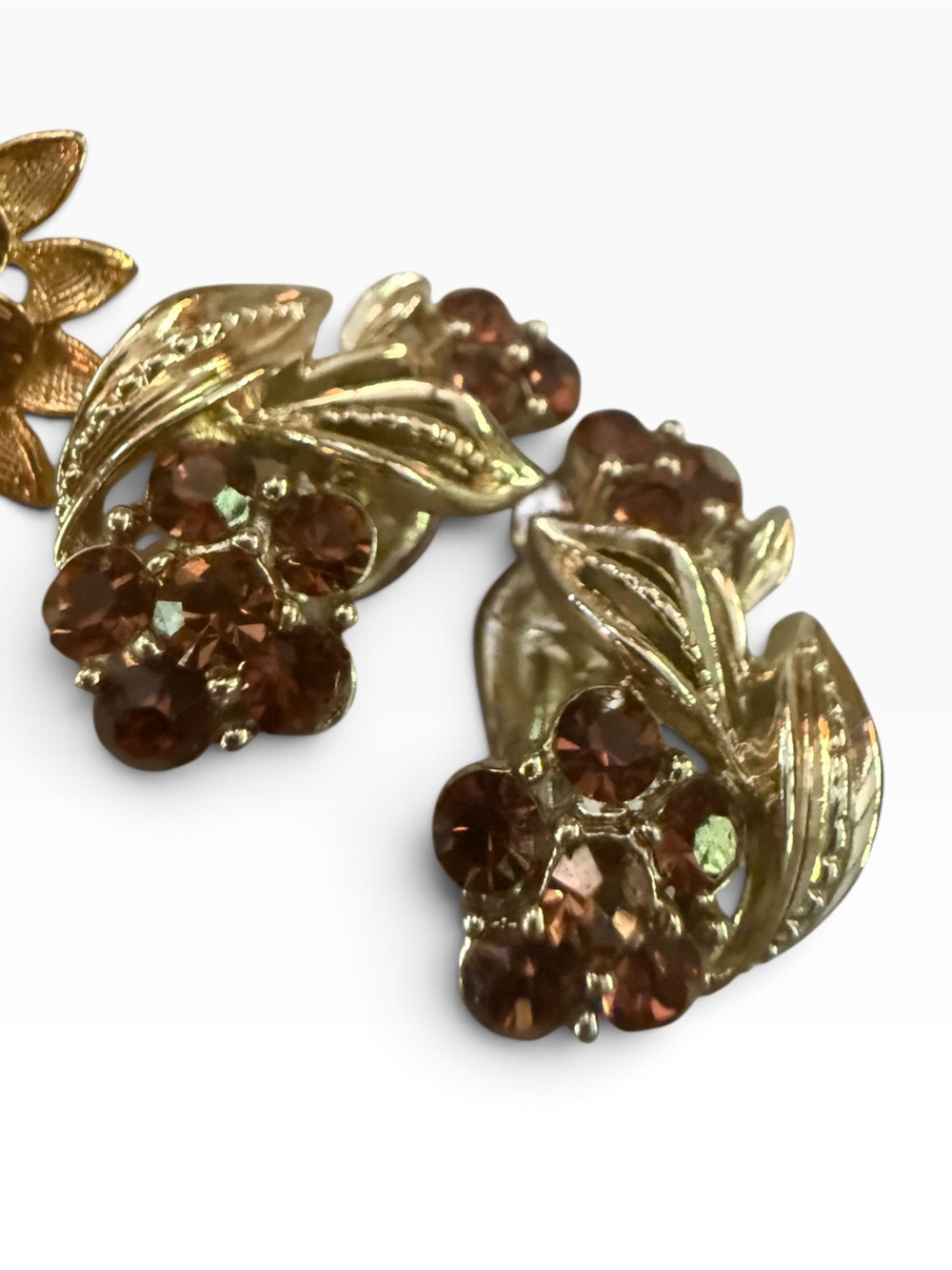 Vintage Lisner Amber Rhinestone Floral Brooch & Earrings Demi Parure - Picture 5 of 9
